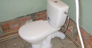 Установка приставного унитаза в Полысаево - монтаж и подключение, СантехДомПлс от 5249 рублей